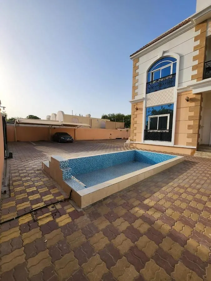 Small Single Room Inside Luxurious Villa Dubai Guest house