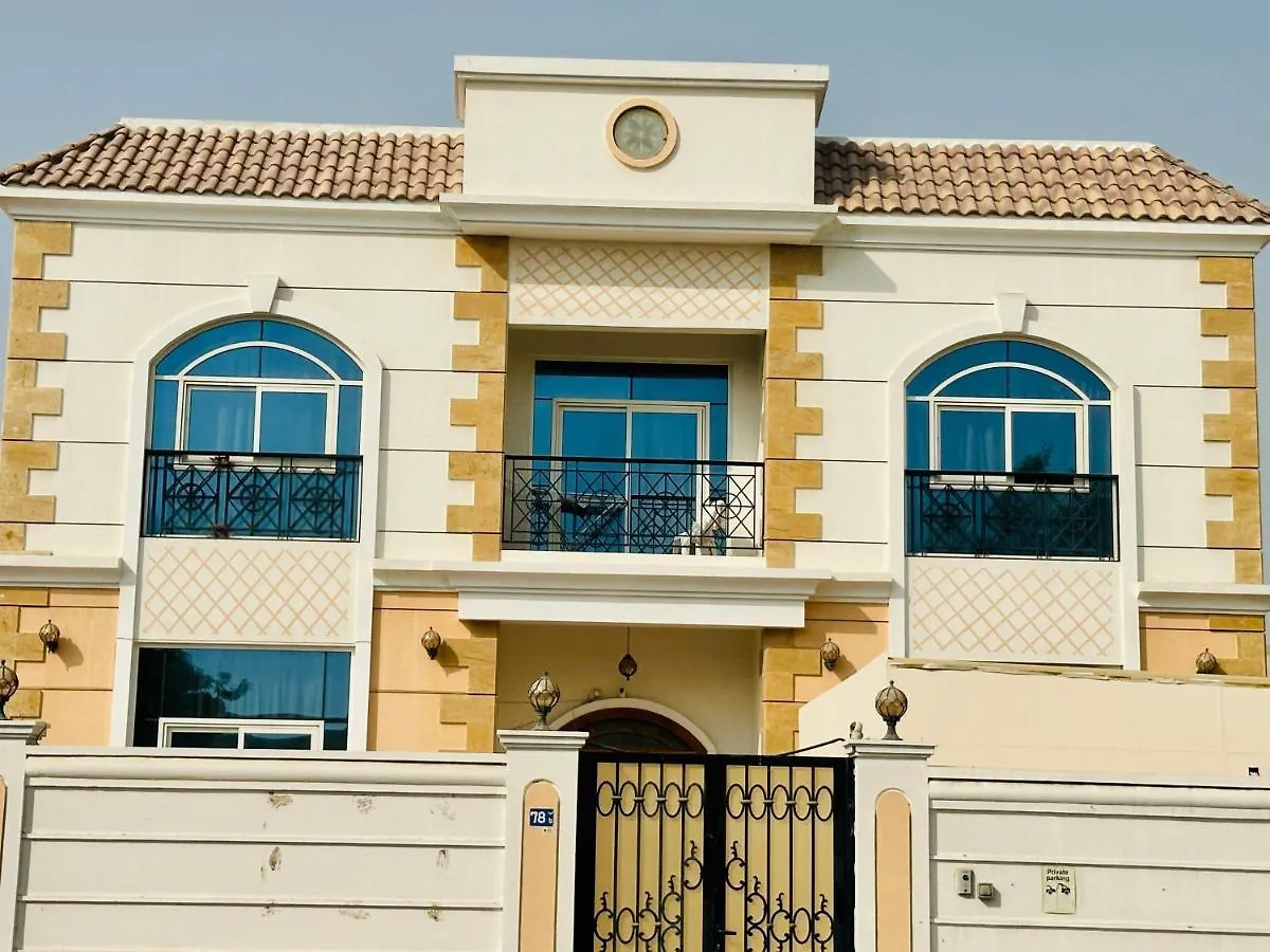 Small Single Room Inside Luxurious Villa Dubai United Arab Emirates